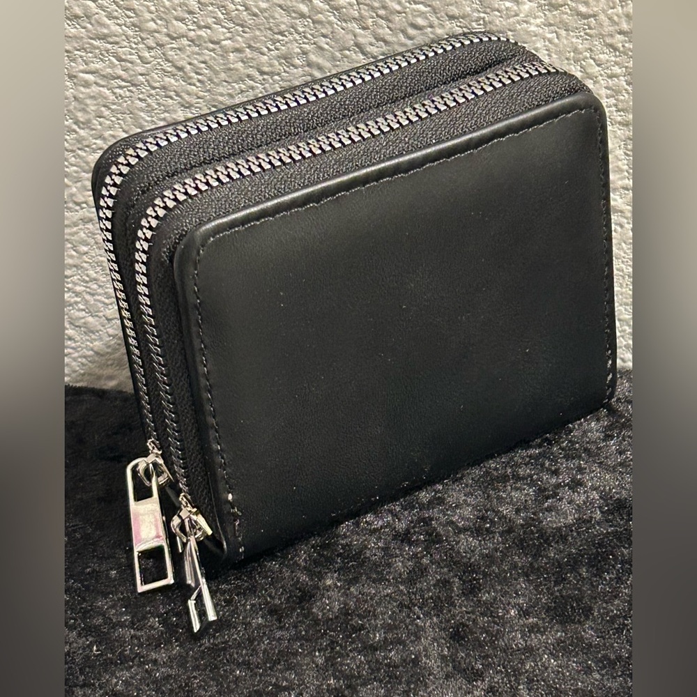 Men’s Multi-Zipper Leather Wallet Organizer – Brand New
